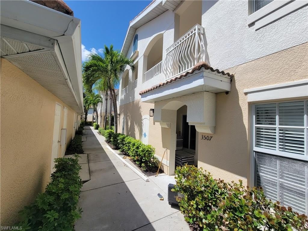 3037 Driftwood Way – photo 1