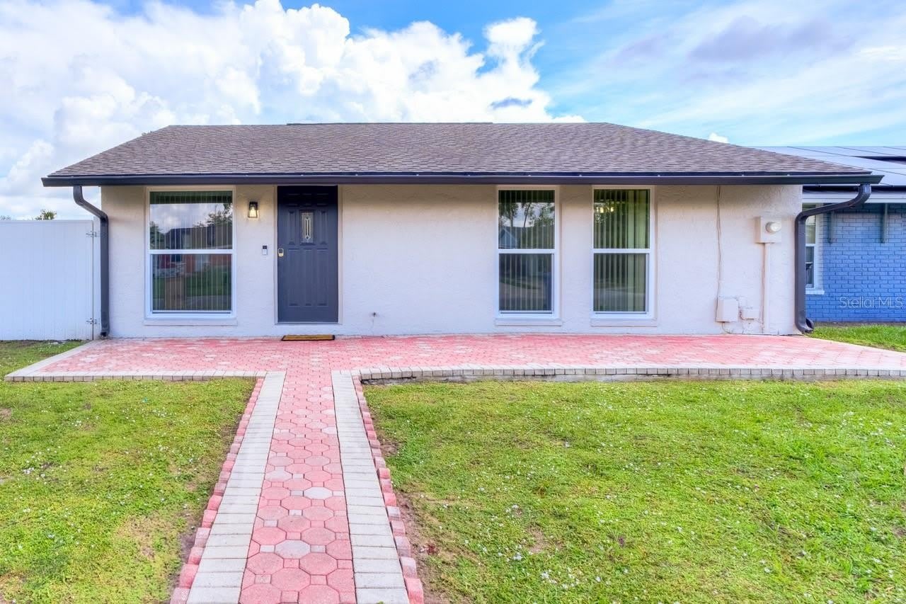 8541 BRIAR GROVE Circle – photo 1 of 40