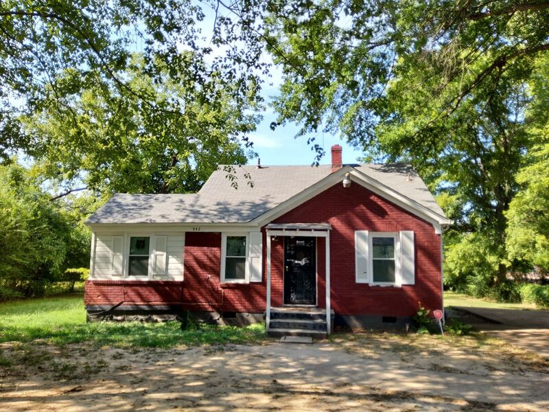 942 Frayser Cir – photo 1