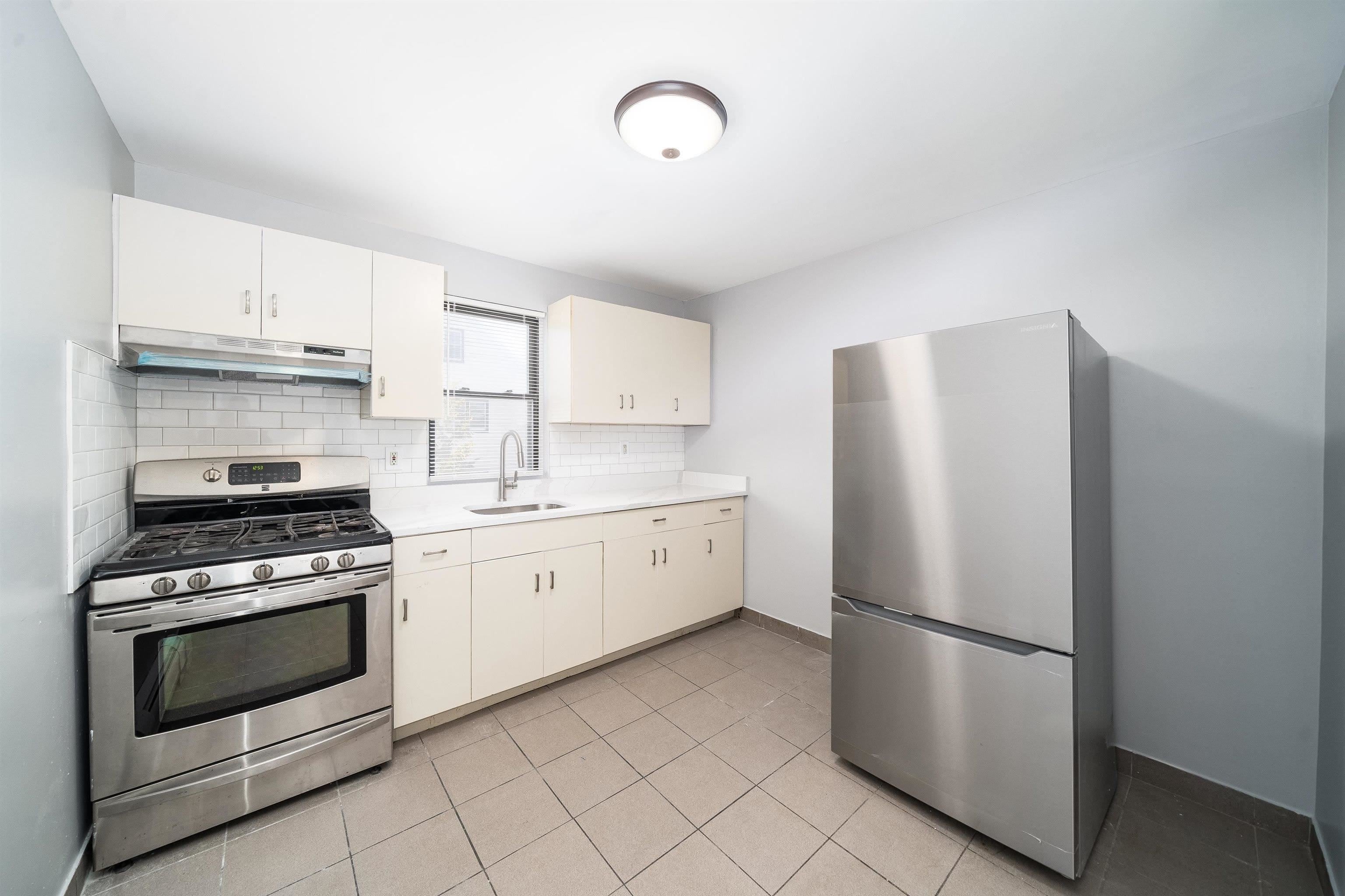 43 W 9Th St – photo 1