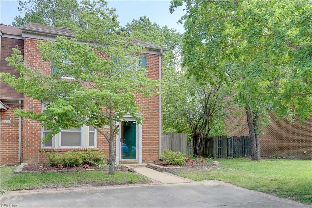 771 Creekside Crescent – photo 1