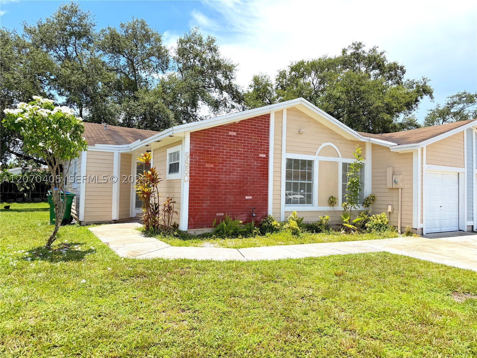 9850 W Heather Ln – photo 1