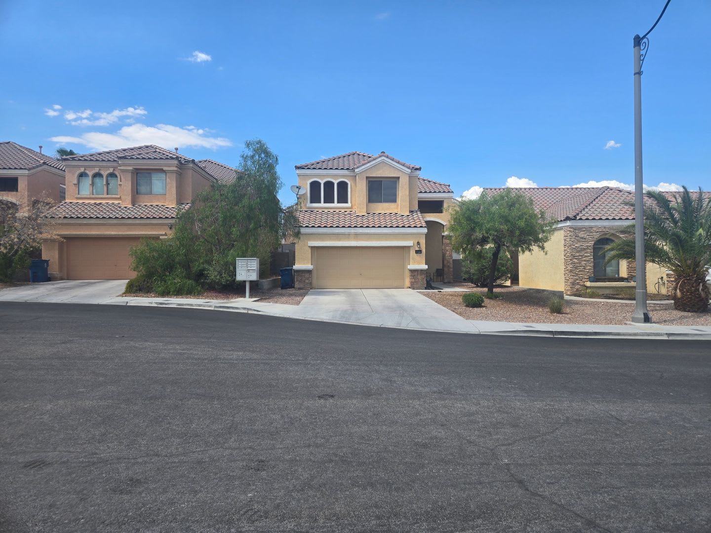 A BEAUTIFUL 4 BED/2.5 BATH 2 CAR GARAGE at CENTENIAL HILLS – photo 1