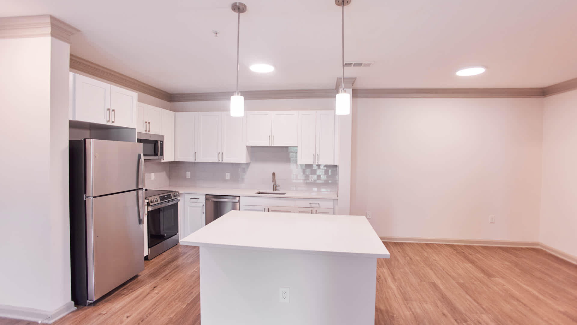 Station 92 at Woodstock Apartments – photo 1