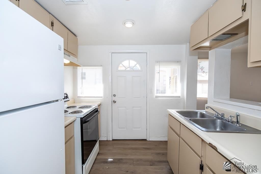 236 S 3 AVE – photo 1