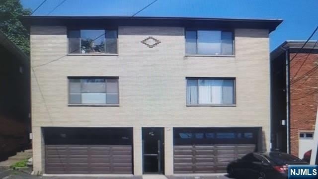 181 Palisade Avenue – photo 1 of 7