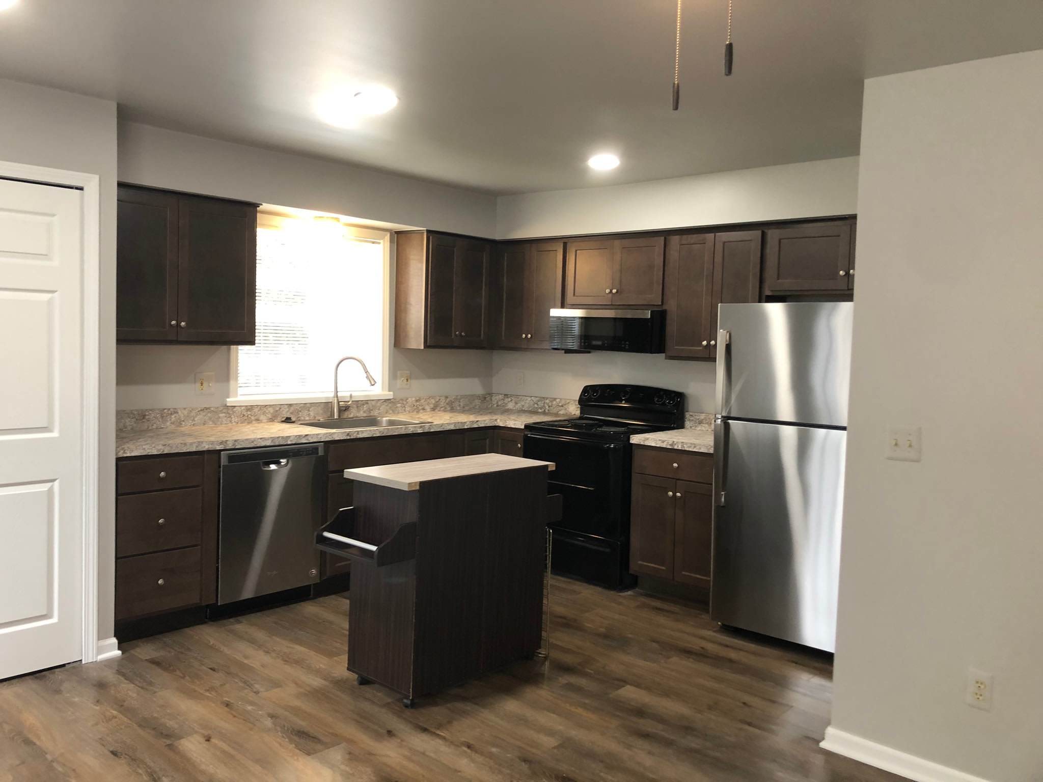 323 Pine St – photo 1 of 12