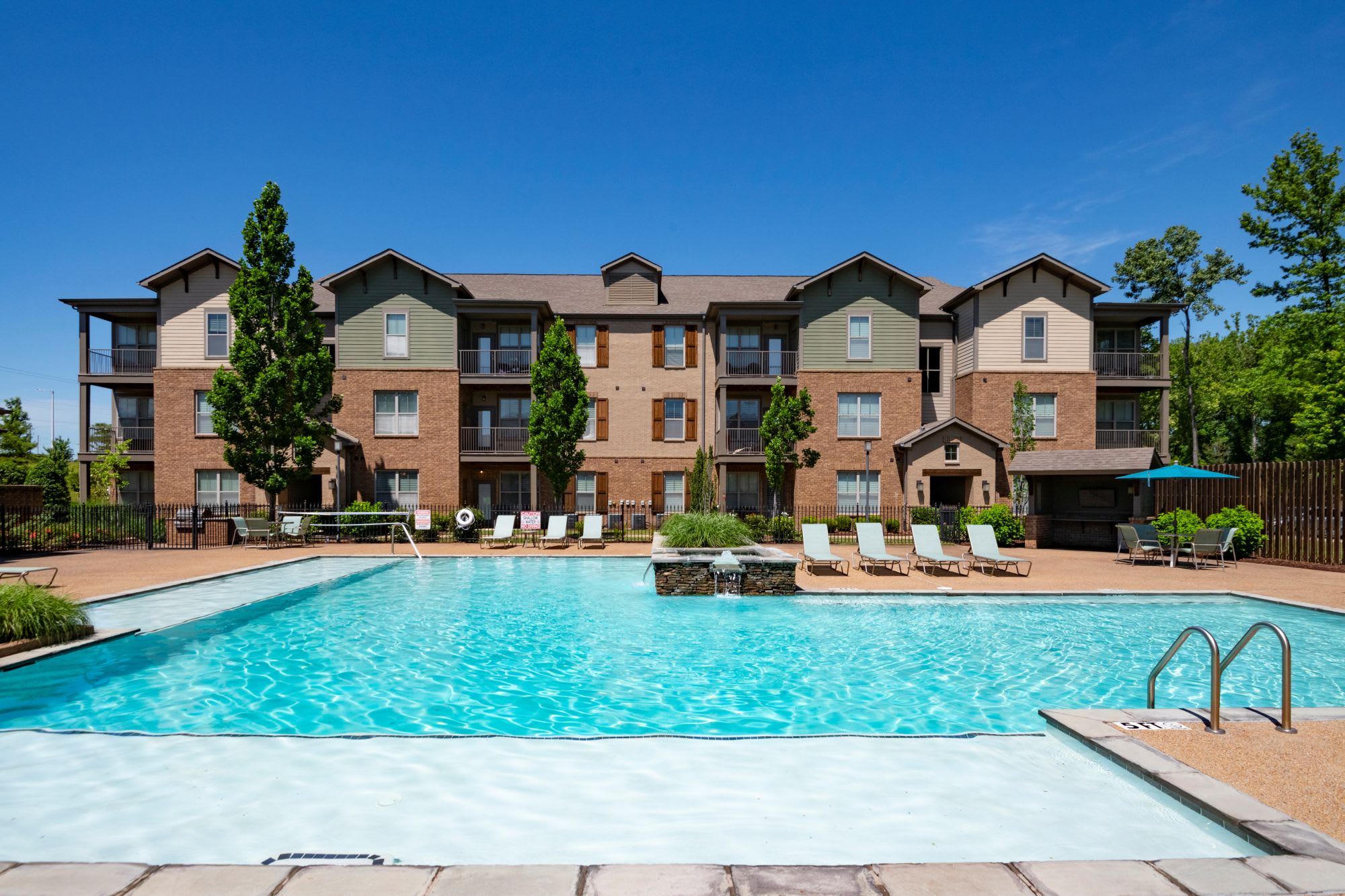 Hall Creek At Arlington Apartment – photo 1 of 26