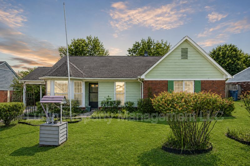10331 Oak Leaf Drive – photo 1 of 9