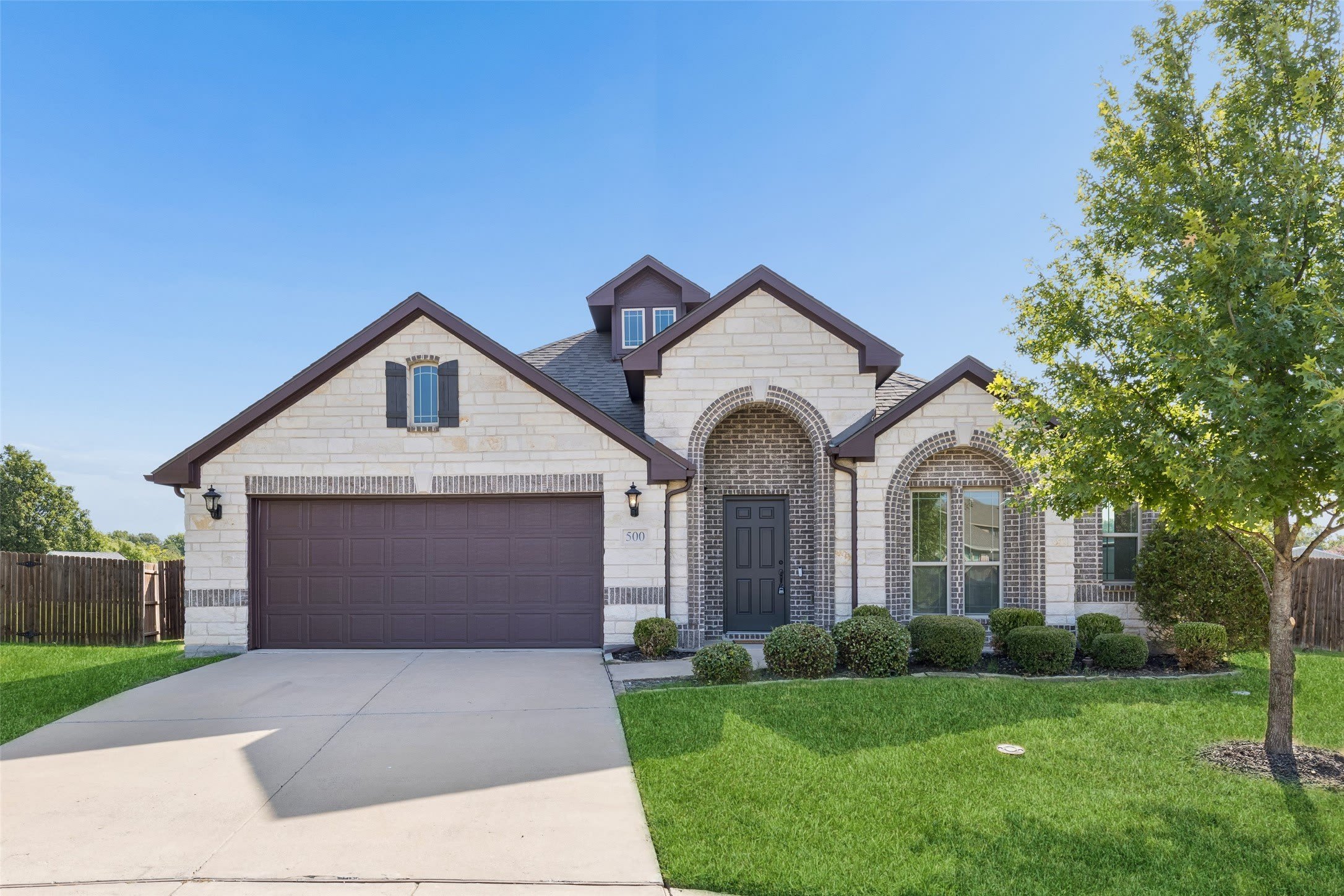 500 Cottage Place – photo 1