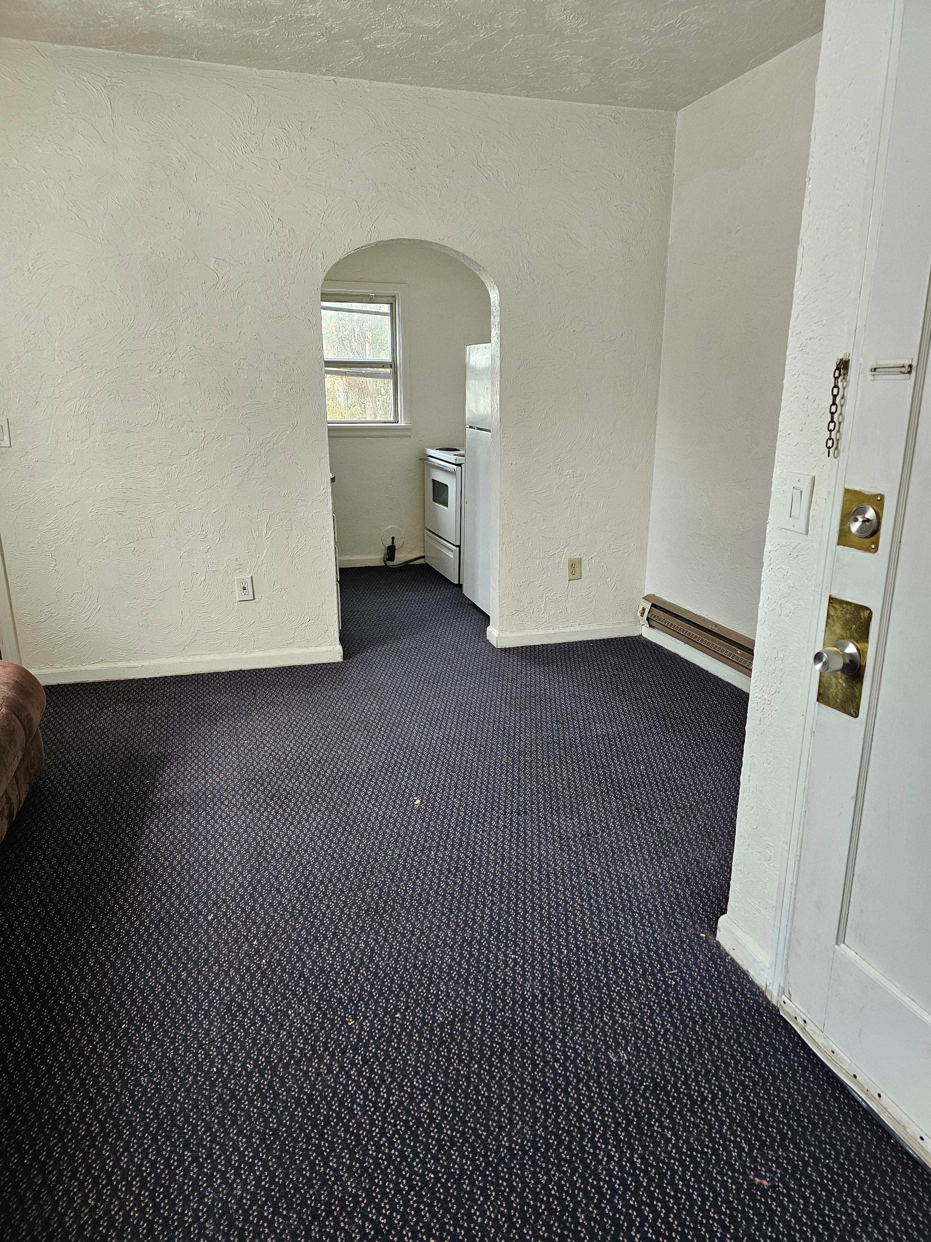 219 H St – photo 1