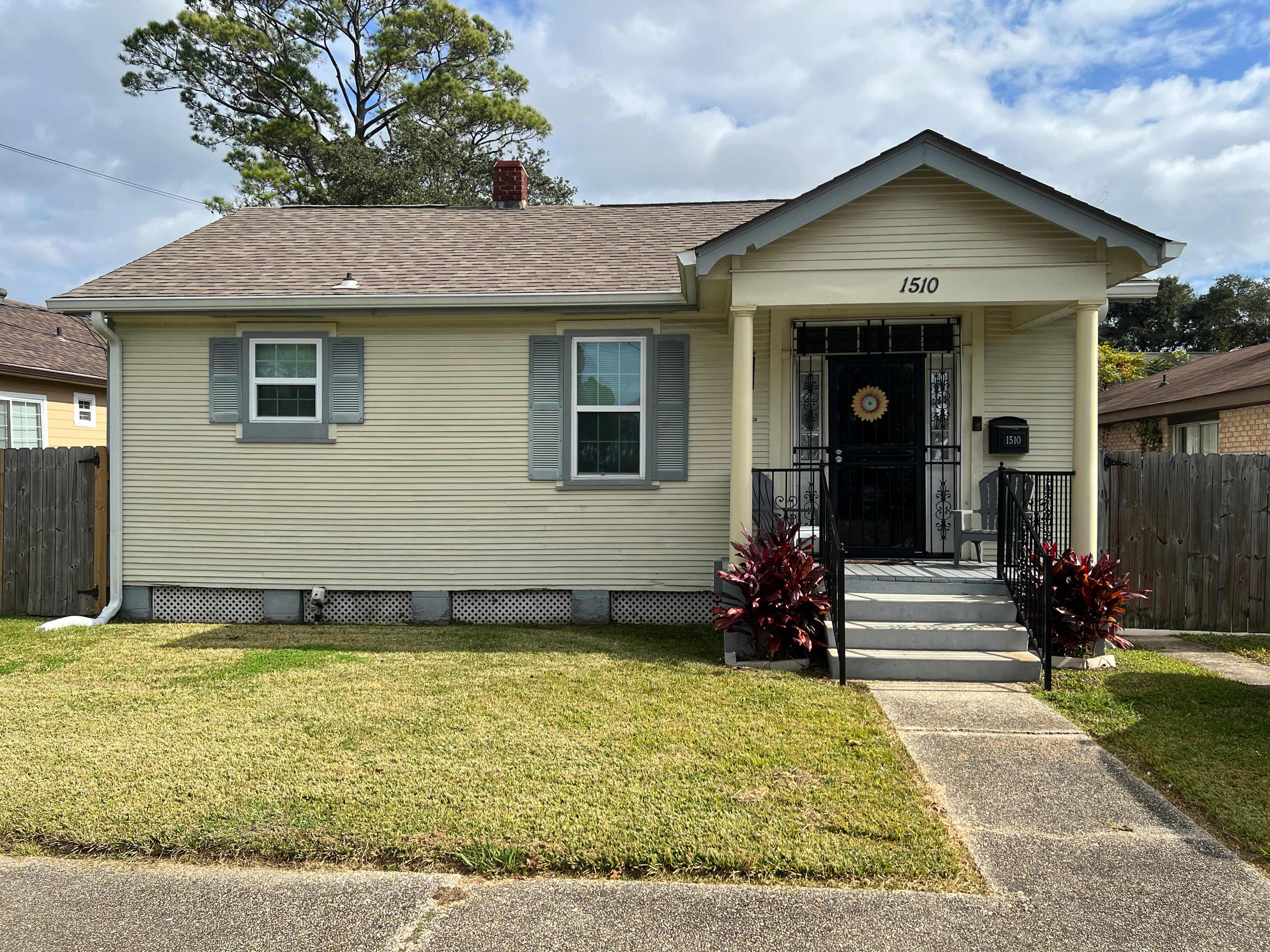 1510 Sumner Street – photo 1