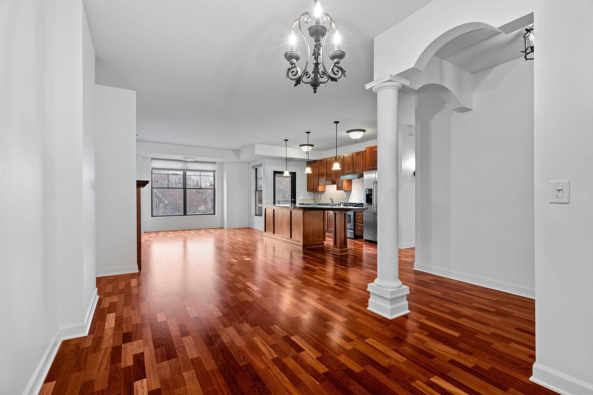 317 Groveland Avenue – photo 1