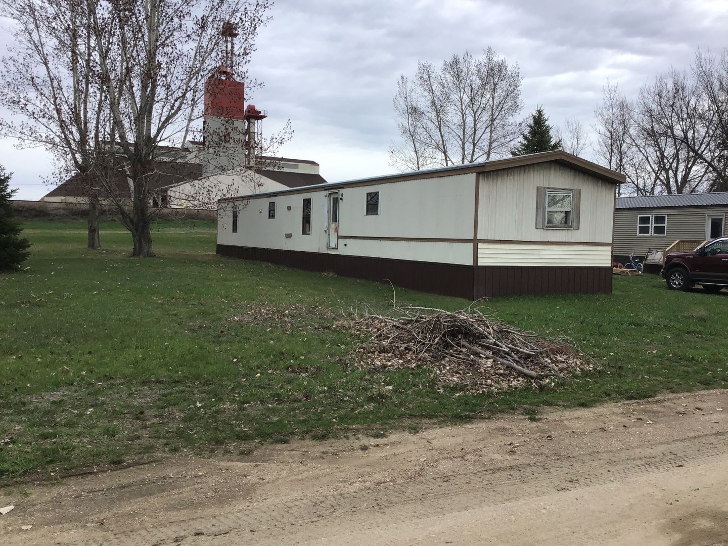 Introducing our newly redone 3 Bedroom, 2 Bath trailer home in Rugby, ND! – photo 1 of 12