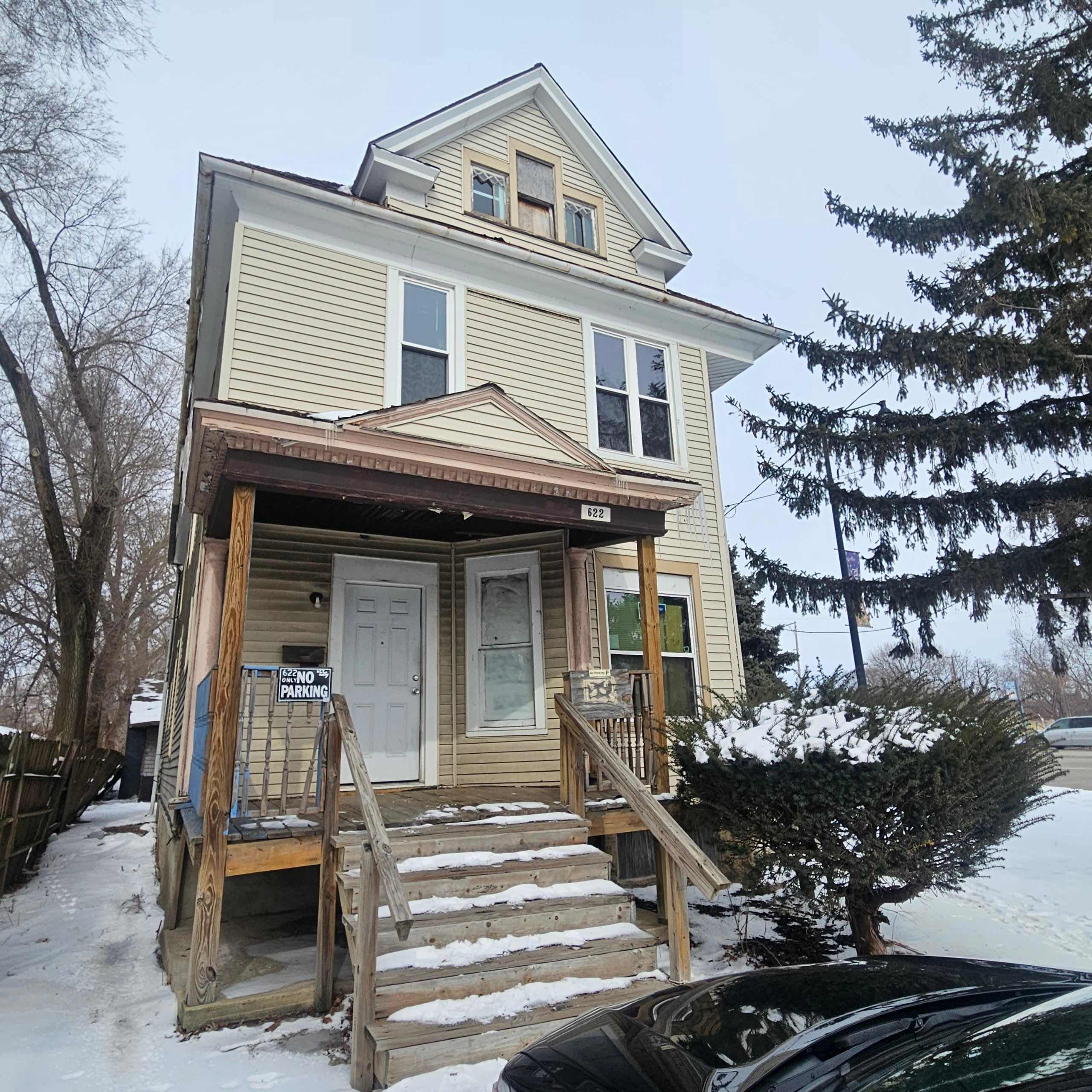 620 College Ave – photo 1