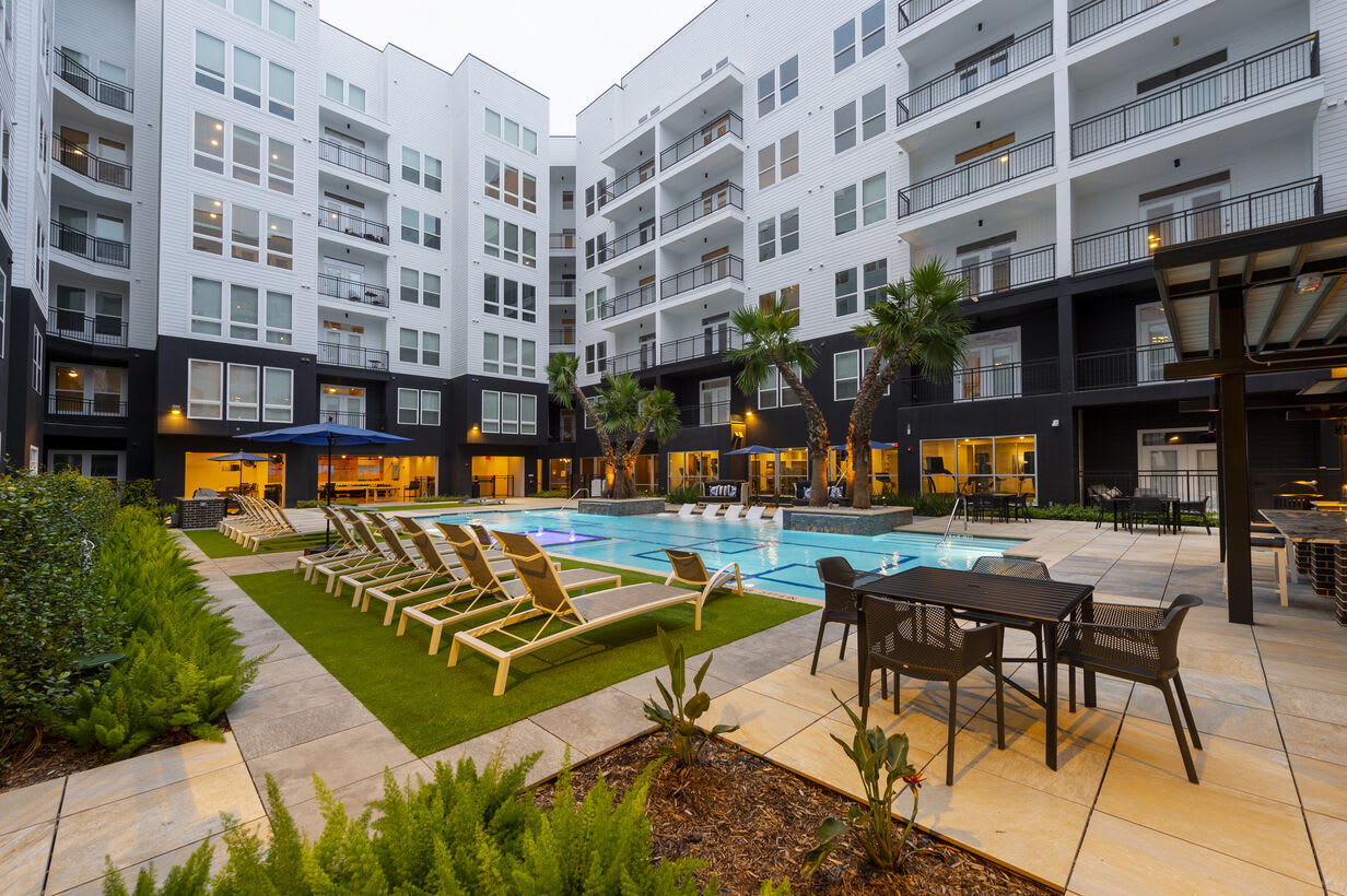 611 Shepherd – photo 1