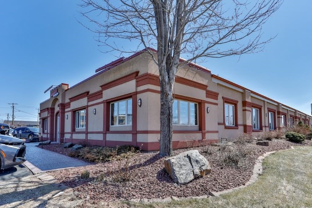 219 ROSS AVENUE – photo 1 of 17