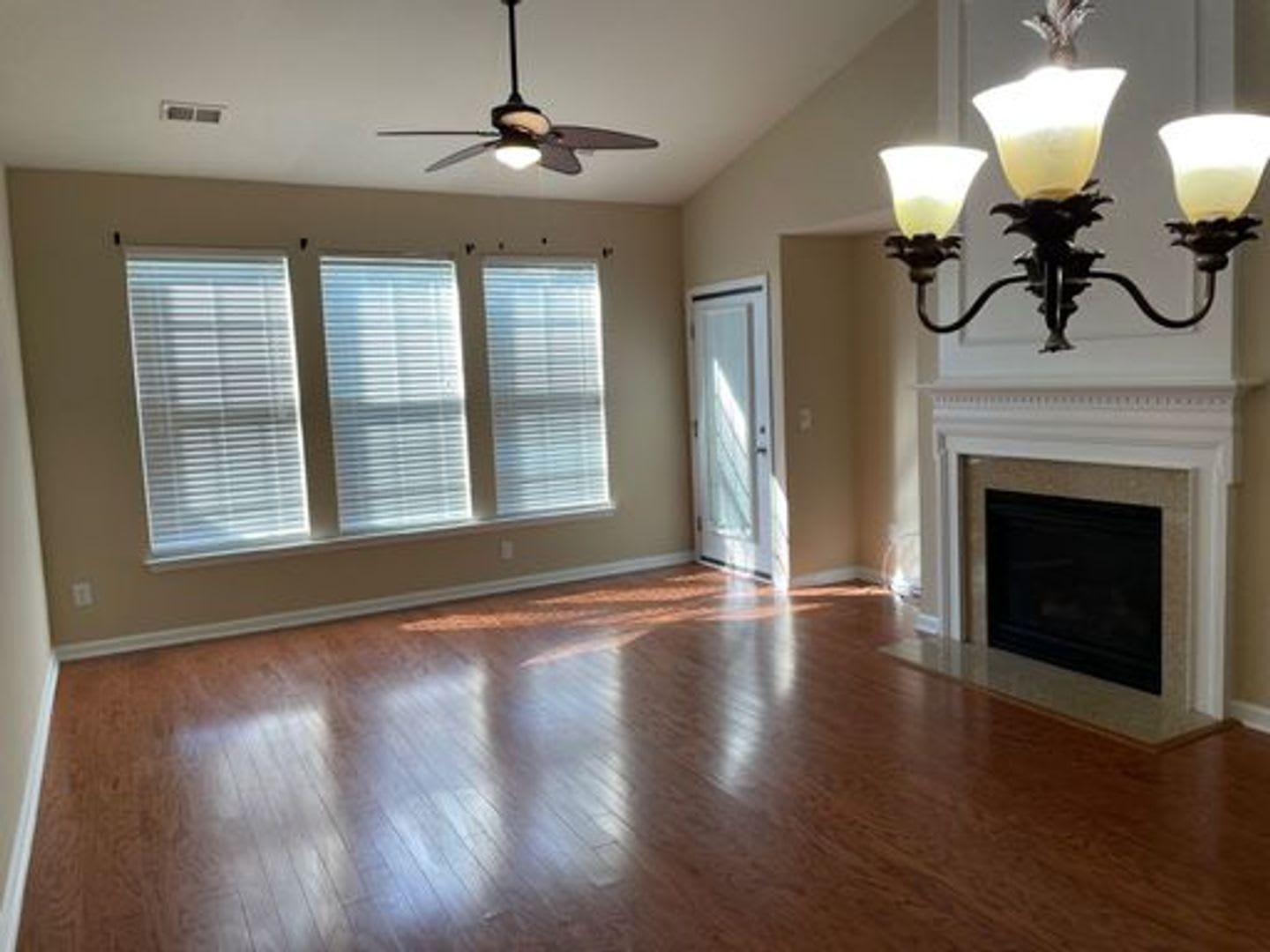 Very nice 4 bedroom/3 bath condo in Tuscany with fireplace, enclosed patio, 1 car garage – photo 1 of 15