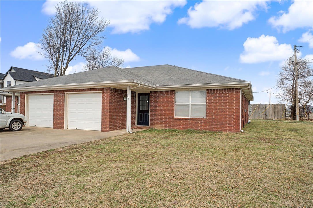 194 Hall Drive – photo 1 of 20