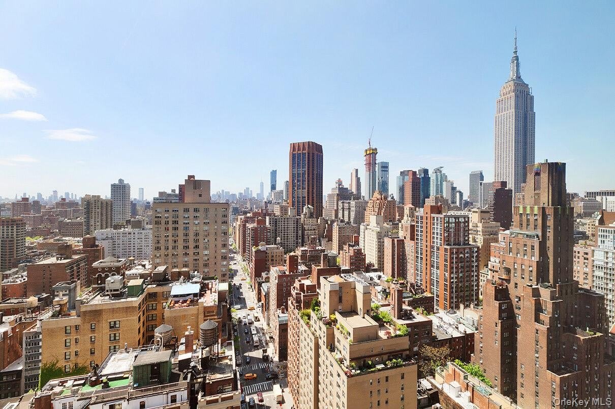 325 LEXINGTON Avenue – photo 1