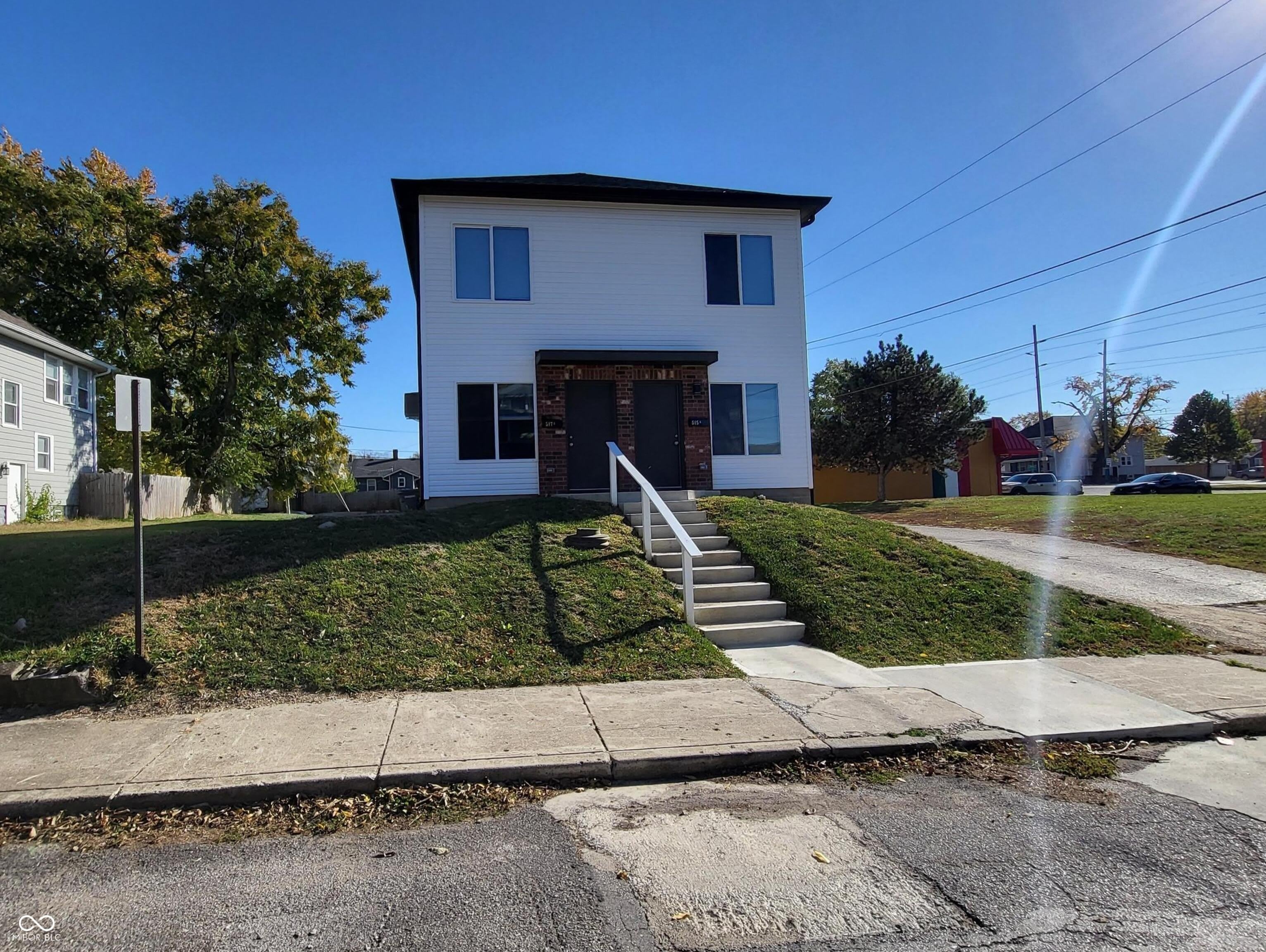 515 N Oxford Street – photo 1 of 16