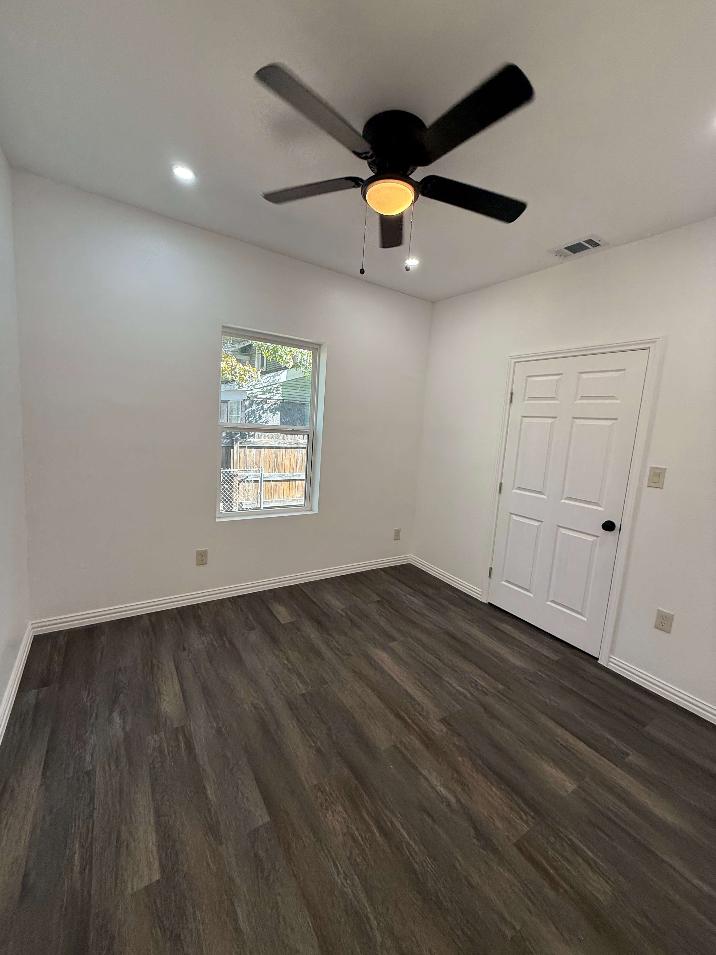1440 W 6th Ave – photo 1