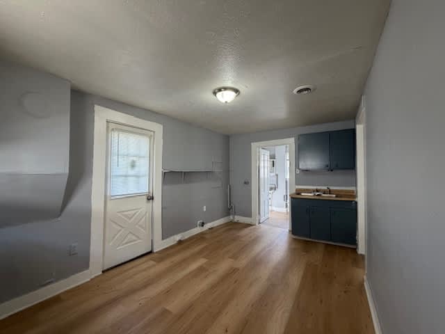 317 Commercial st – photo 1