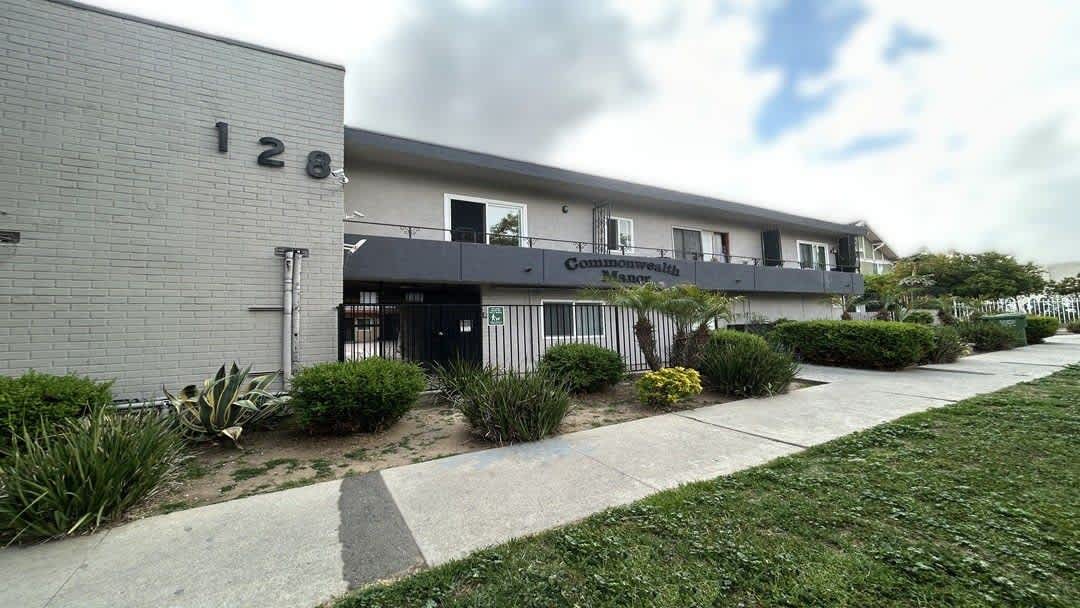 128 South Commonwealth Avenue – photo 1