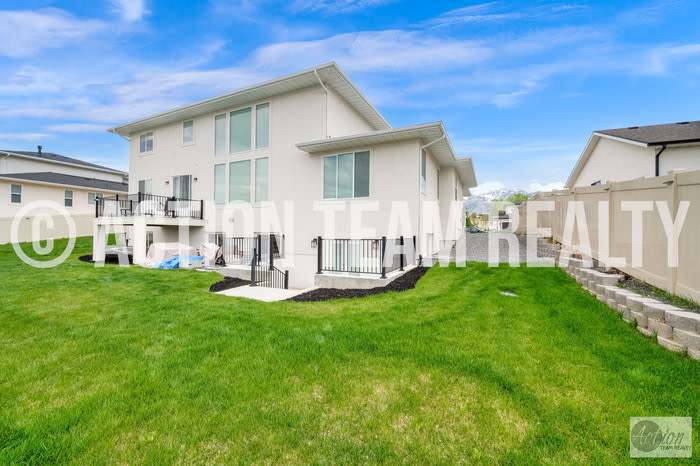 11676 Dorothy Vista Drive – photo 1 of 210