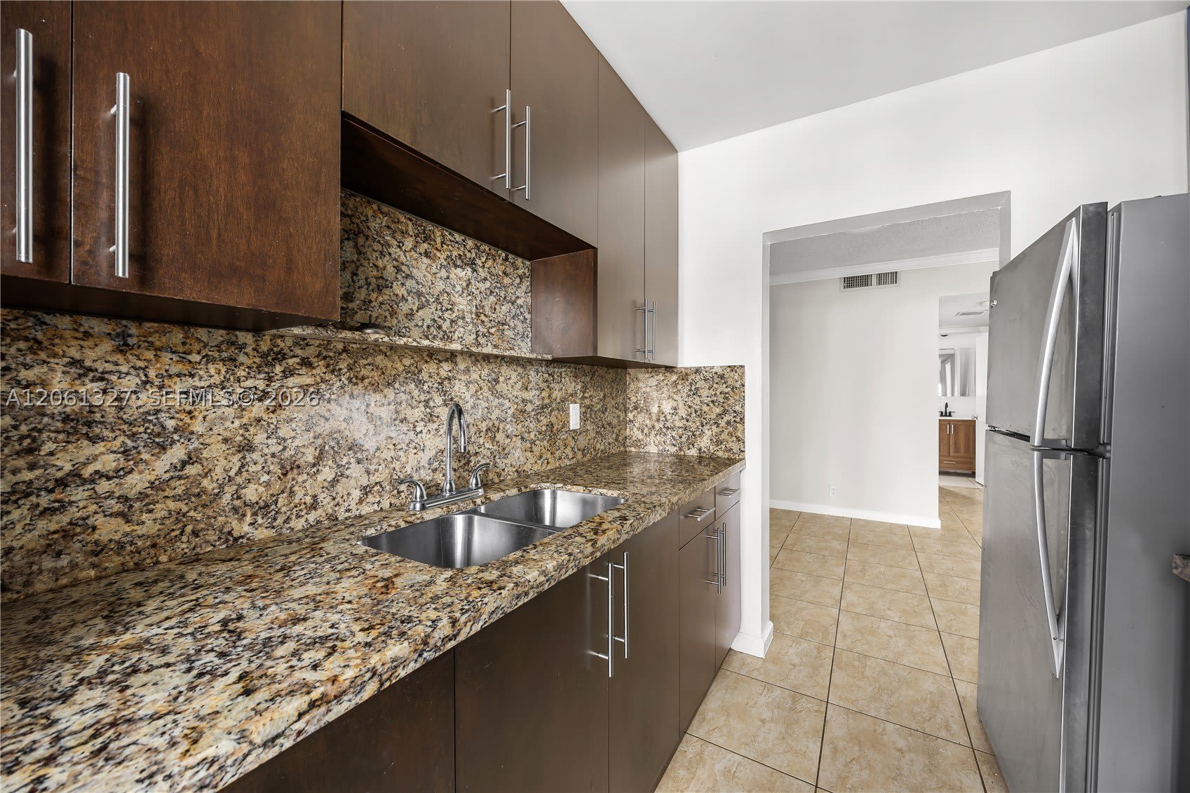 5420 Hollywood Blvd – photo 1