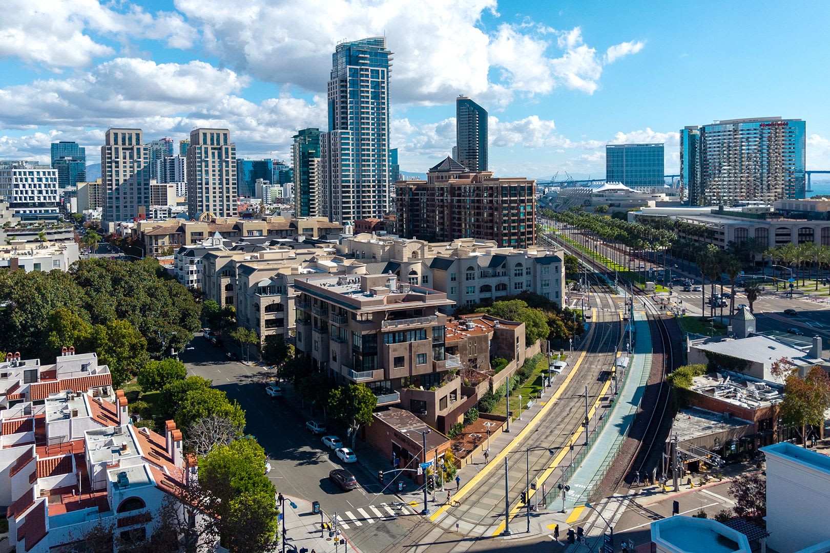 Sophisticated Urban Living in the Heart of San Diego’s Marina District – photo 1