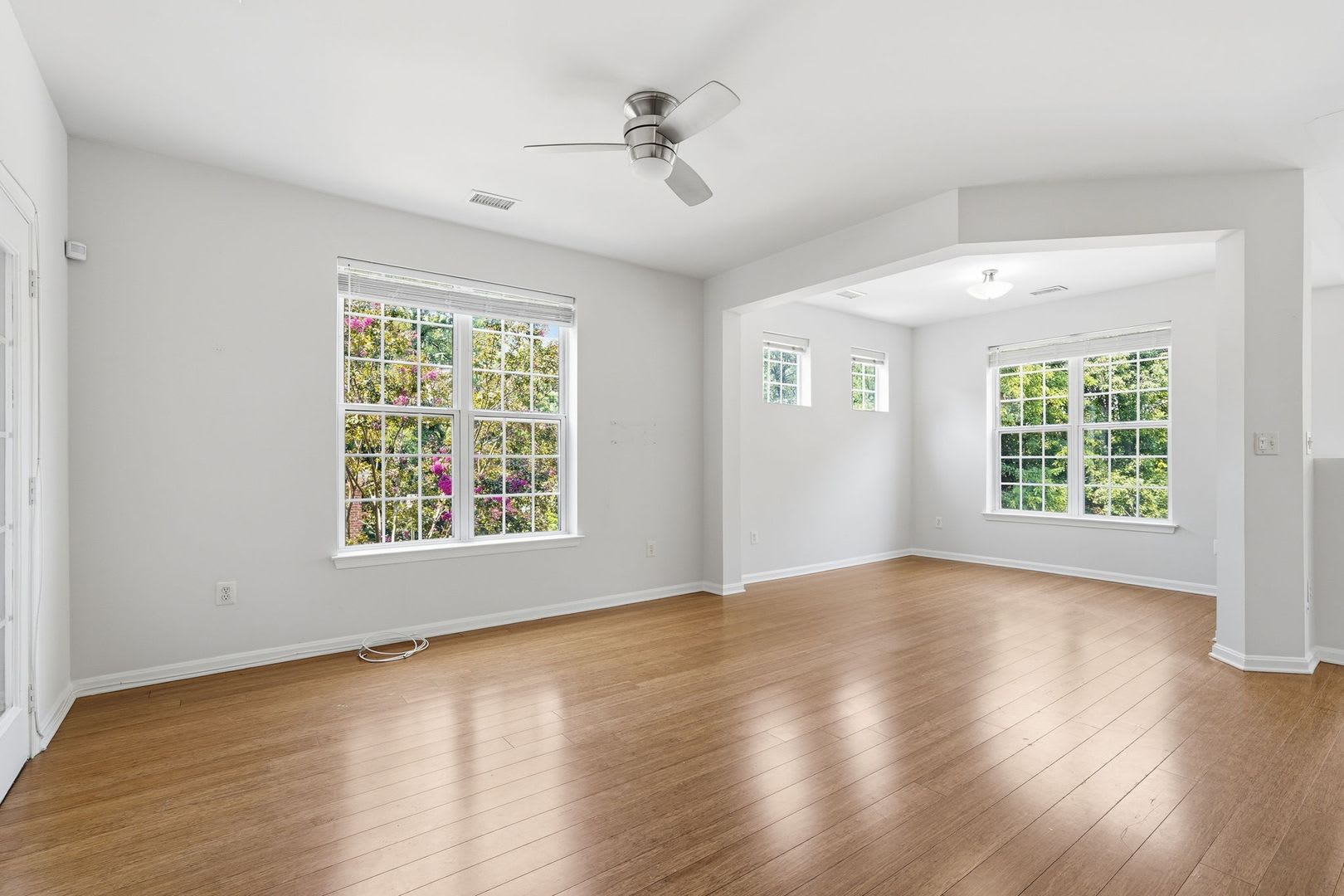 Bright 2BR/2BA with Fireplace, Balcony, Pool &amp; Parking! – photo 1 of 25