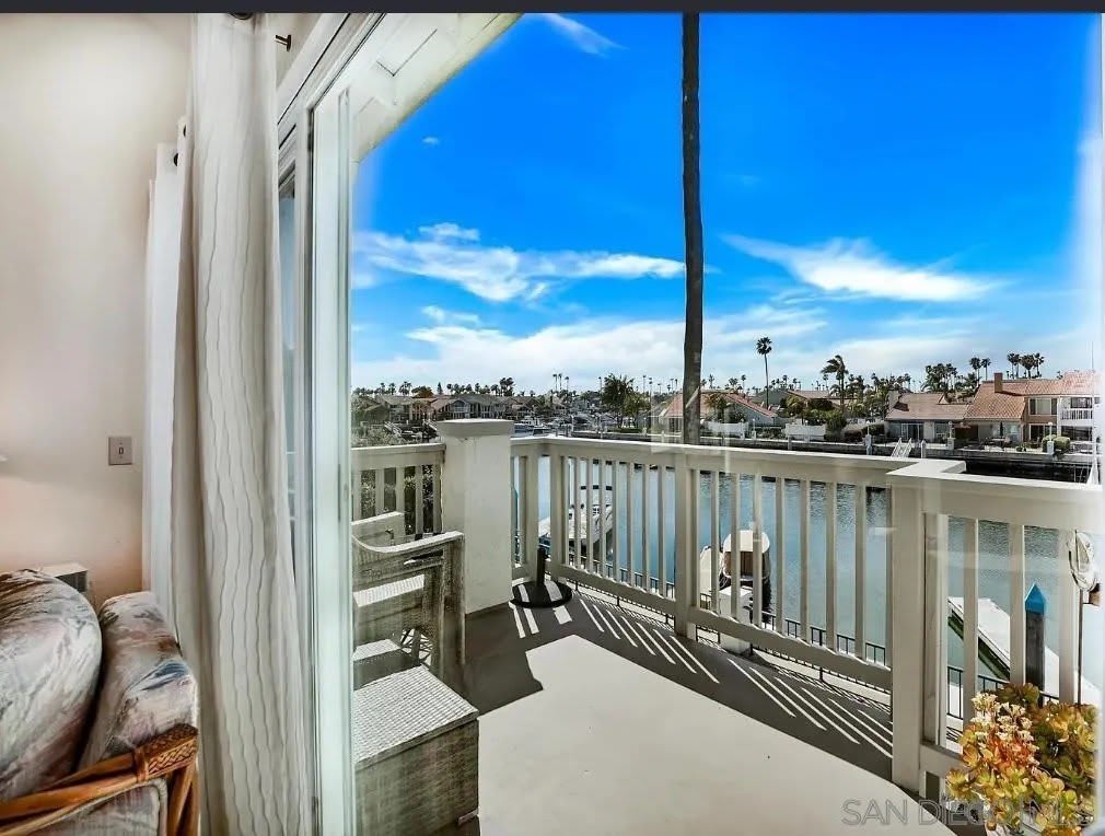 66 W KINGSTON CT – photo 1