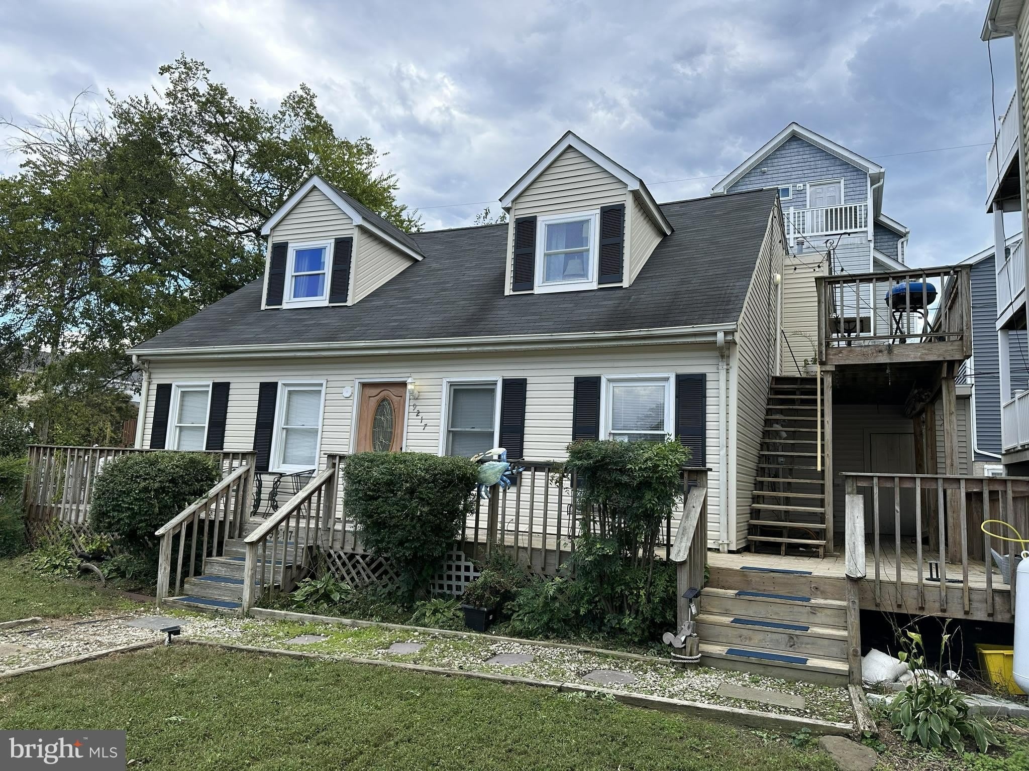 9217 ANNAPOLIS Avenue – photo 1 of 9