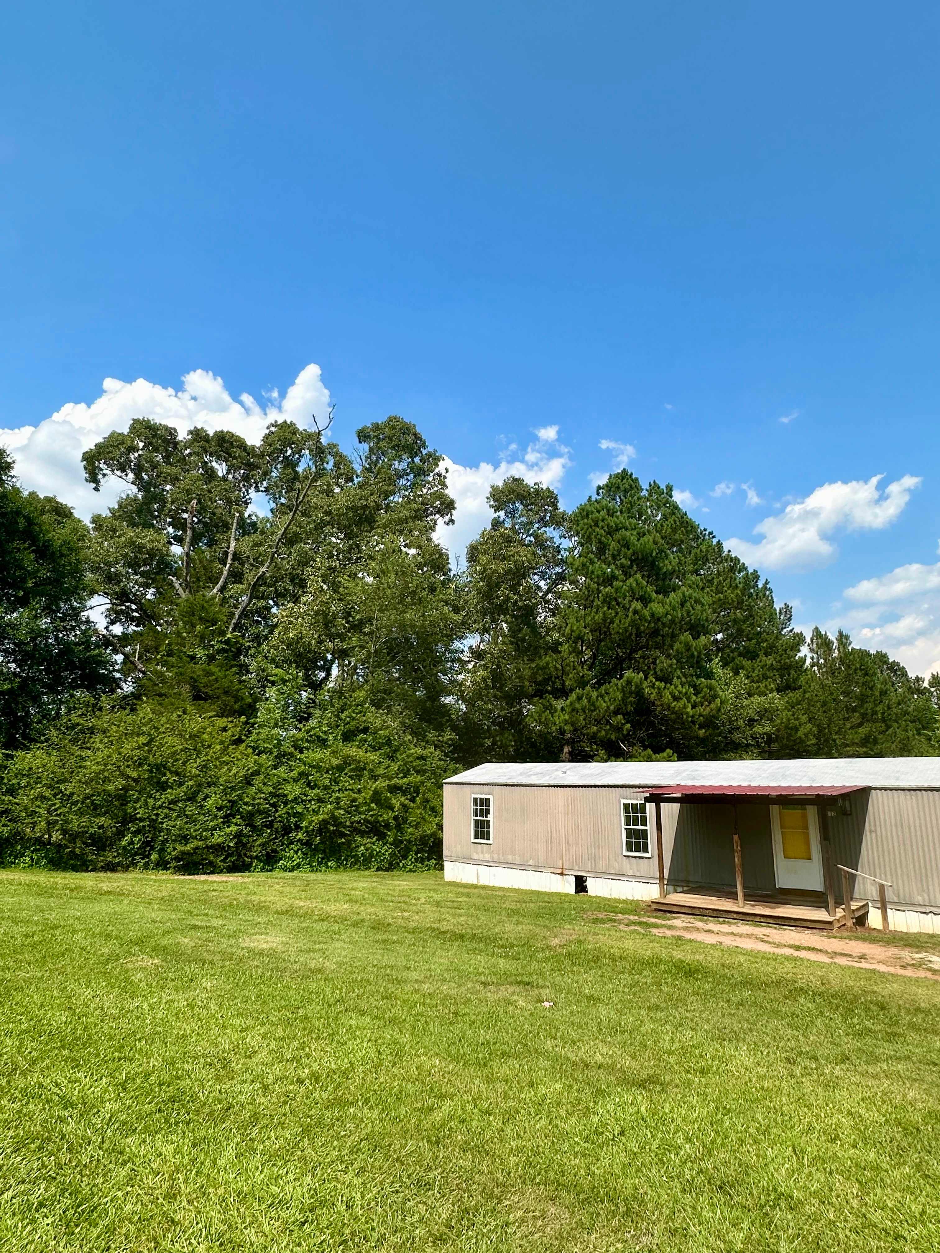 112 Riggins Bridge Rd – photo 1 of 10