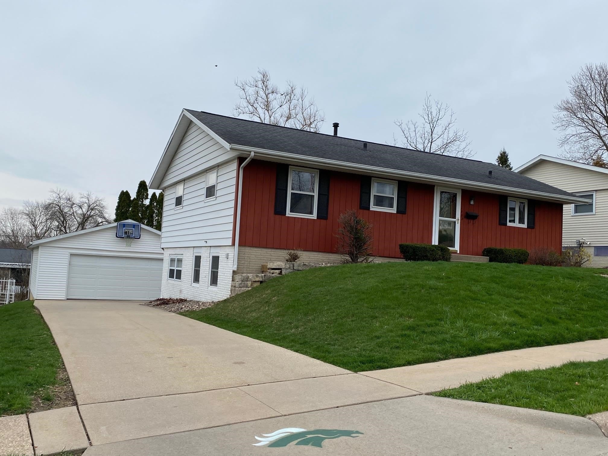 1752 Sharon Drive – photo 1