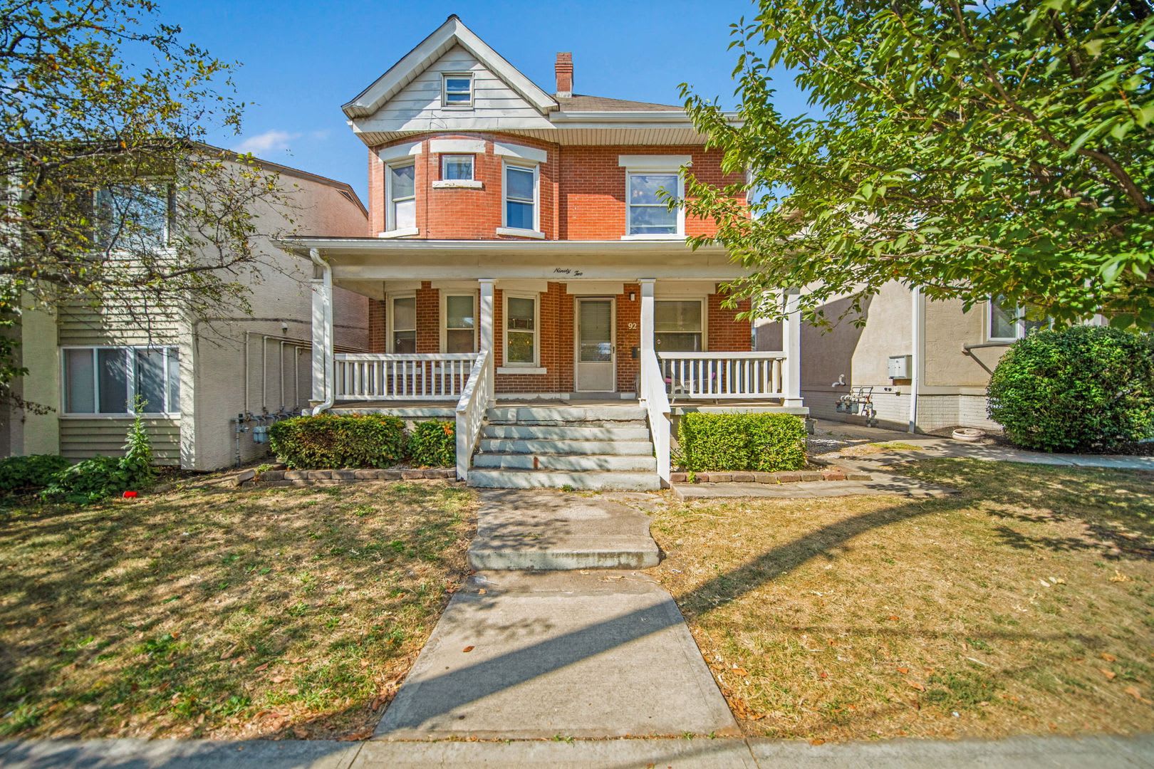Massive 10 Bedroom Newly Renovated House Perfect for Students, Greek Life, Clubs, and More! – photo 1