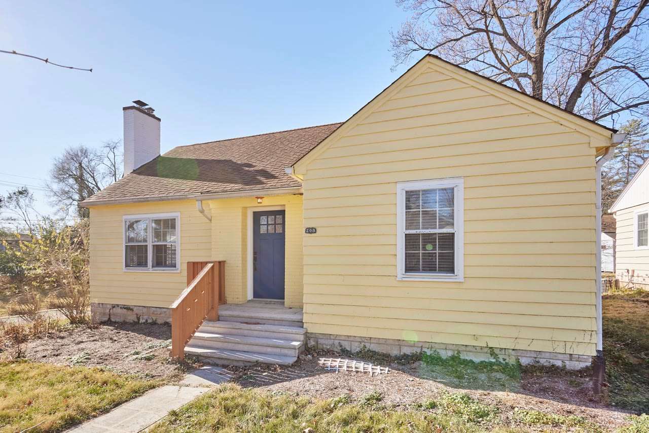 208 South Clark Street – photo 1