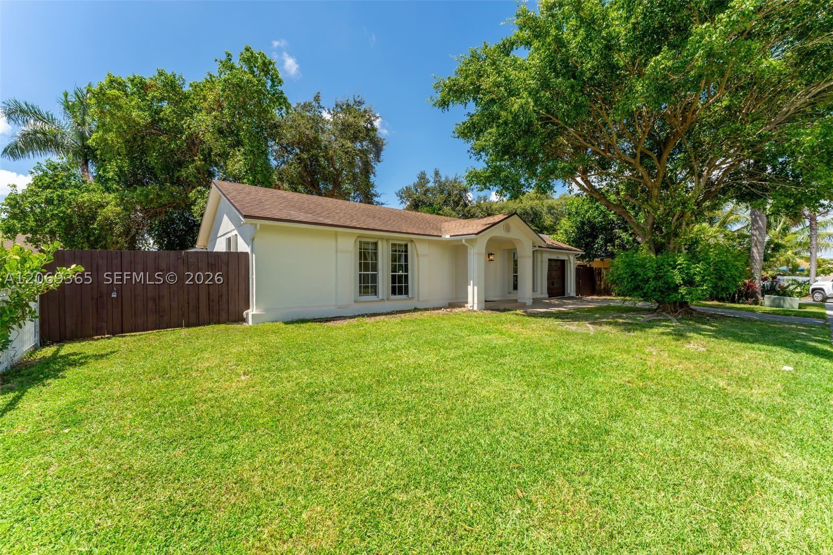 13830 SW 282nd St – photo 1