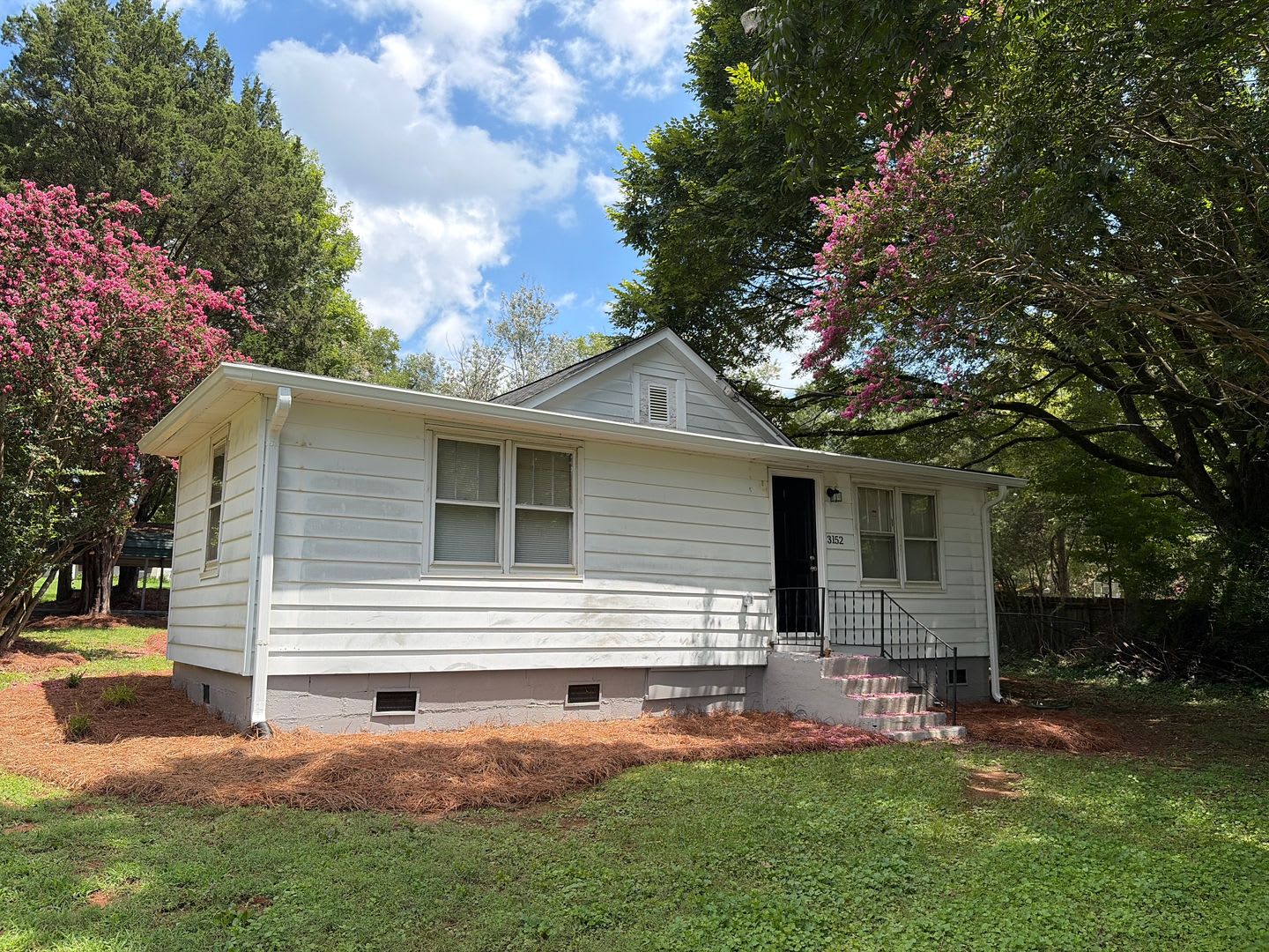 3152 S STRATFORD ROAD – photo 1 of 25