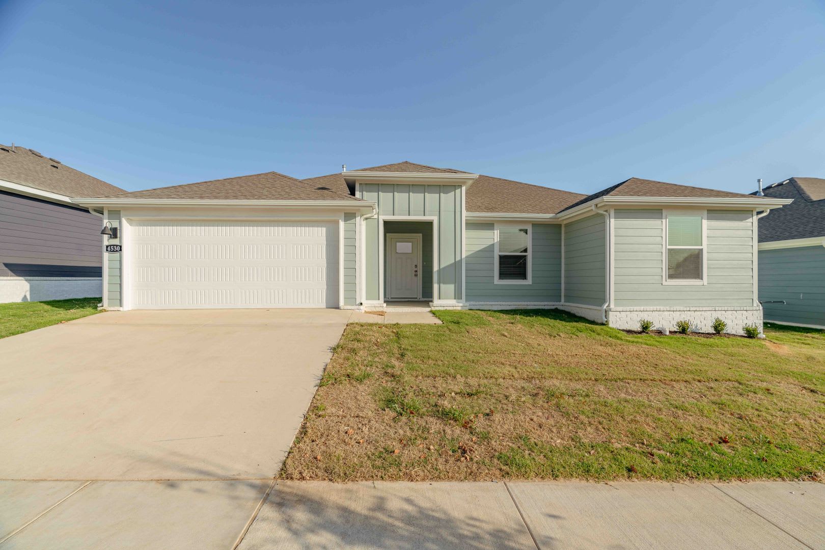 LIKE NEW 3-bedroom 2 bath Home in Fayetteville!!! W/D included! – photo 1 of 18