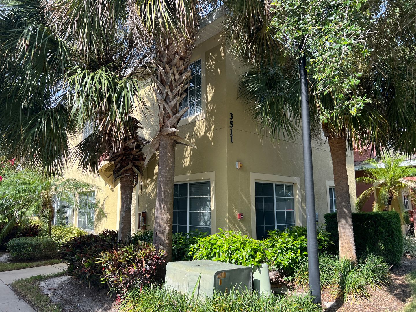 Beautiful 3-Bedroom 2.5 Bath Townhome in Lakeside Village – photo 1