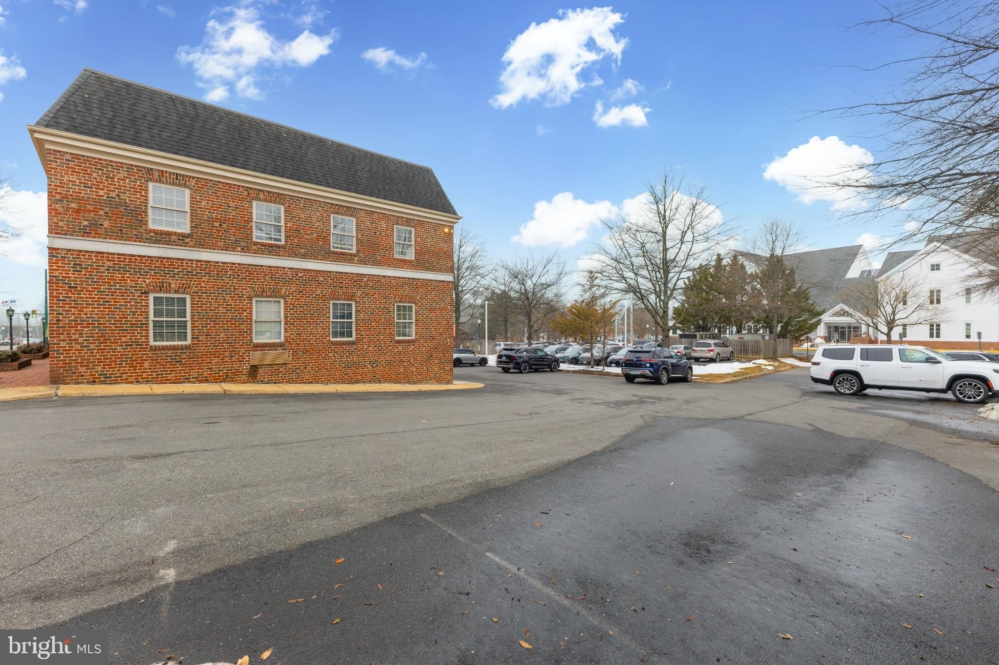156 MAPLE Avenue E – photo 1 of 29