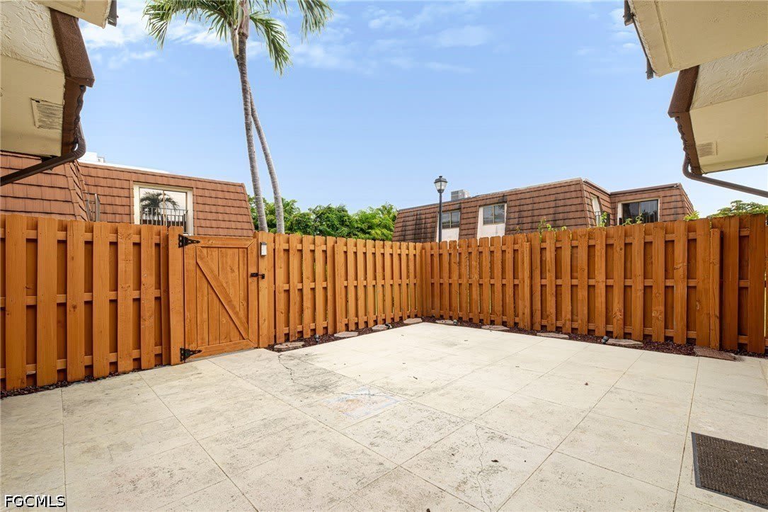 1418 Park Shore Circle – photo 1 of 23