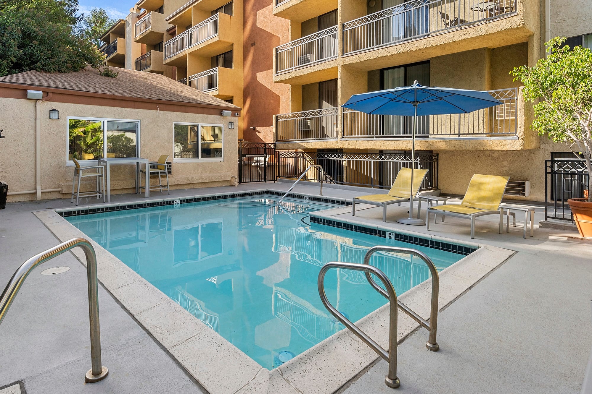 Ariel Court – photo 1