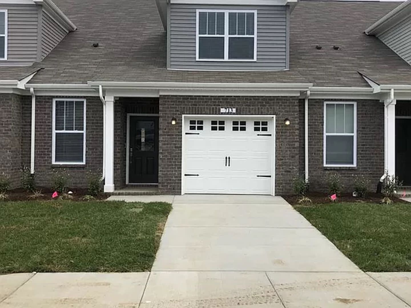 For Lease – photo 1