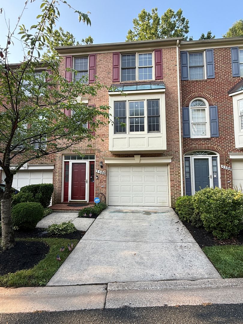 Beautiful 3 Bed 3 5 Bath In Ideal Location – photo 1 of 318