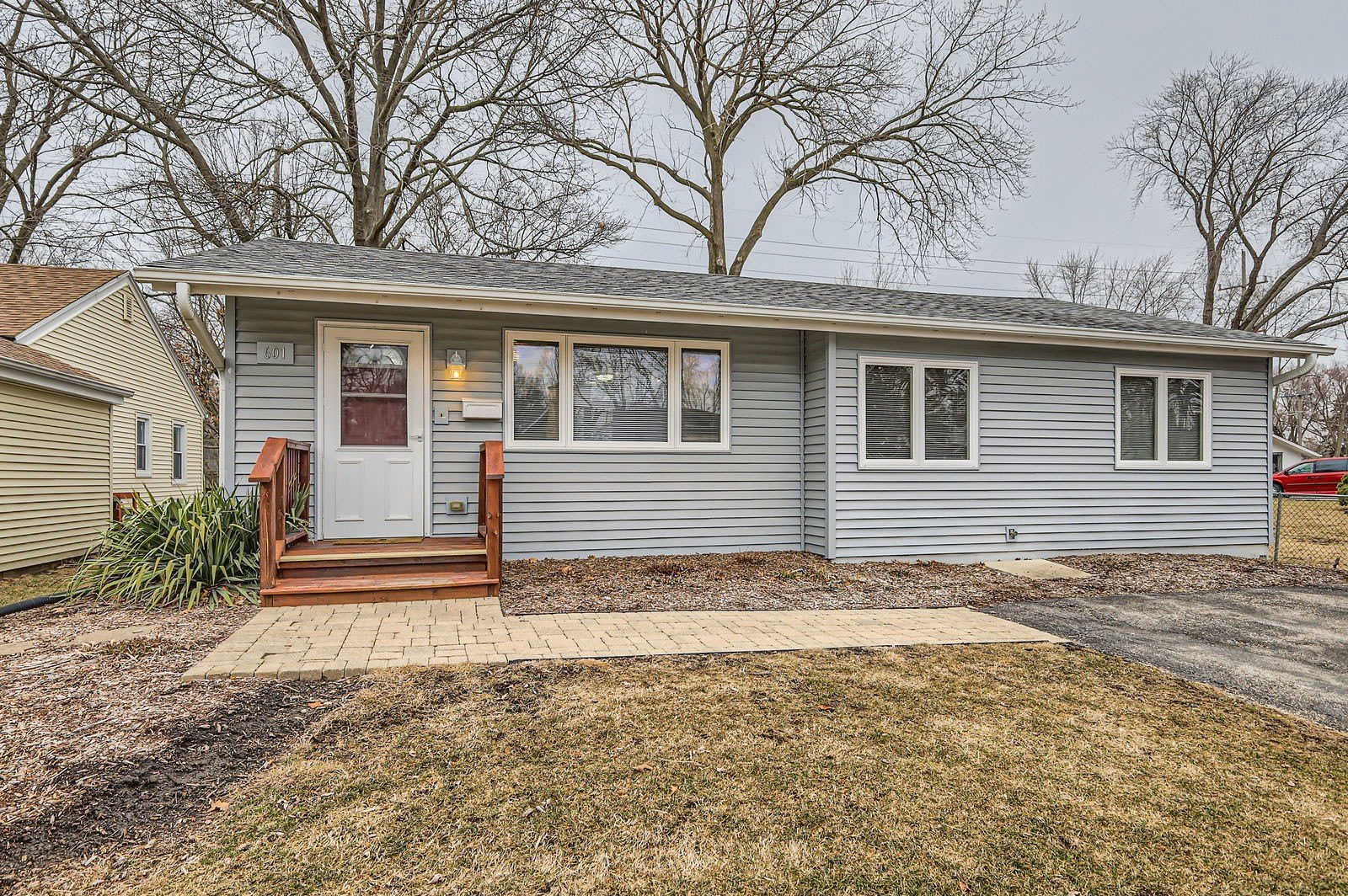 601 Oakwood Drive – photo 1 of 26
