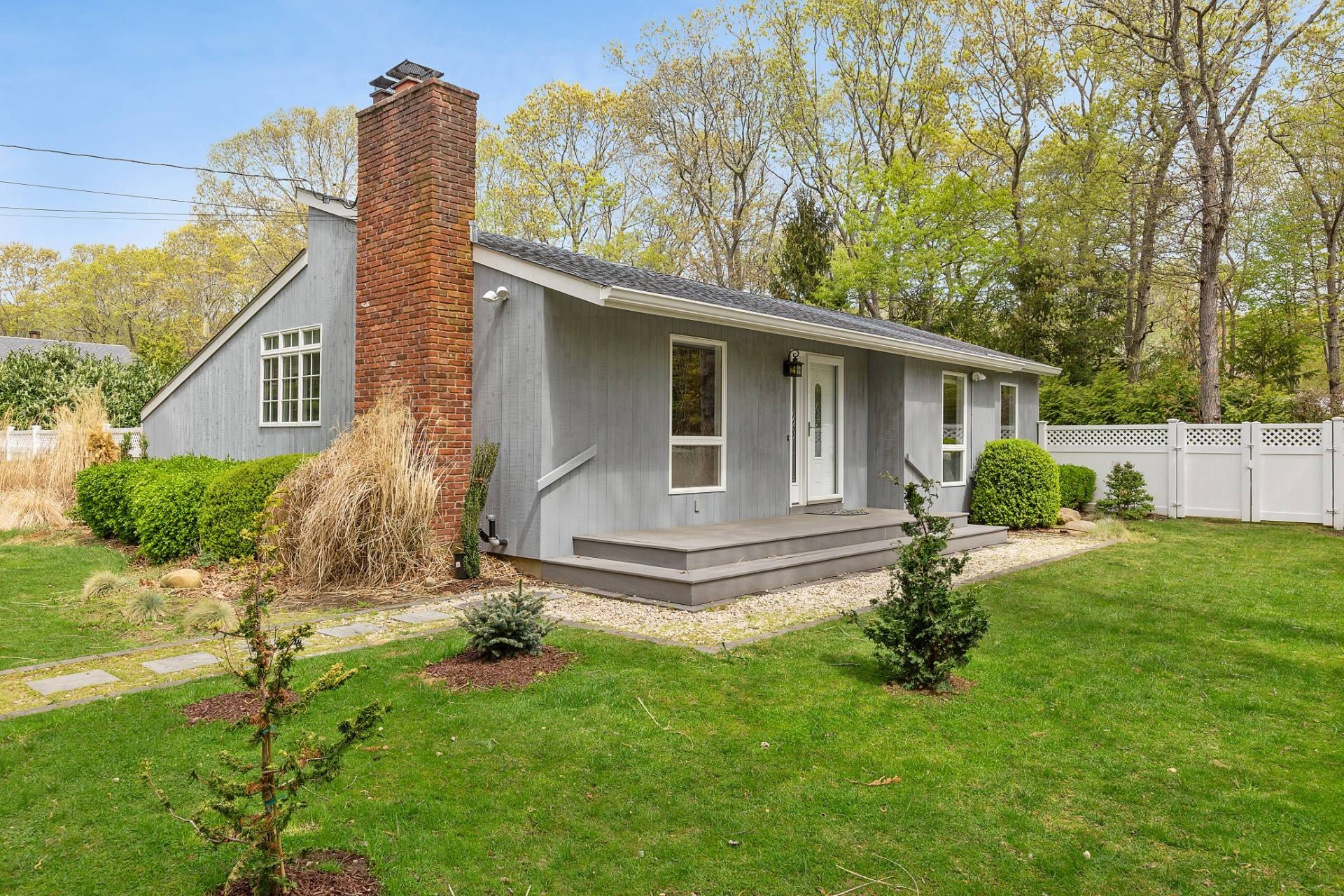 60 Cedar Dr – photo 1 of 11
