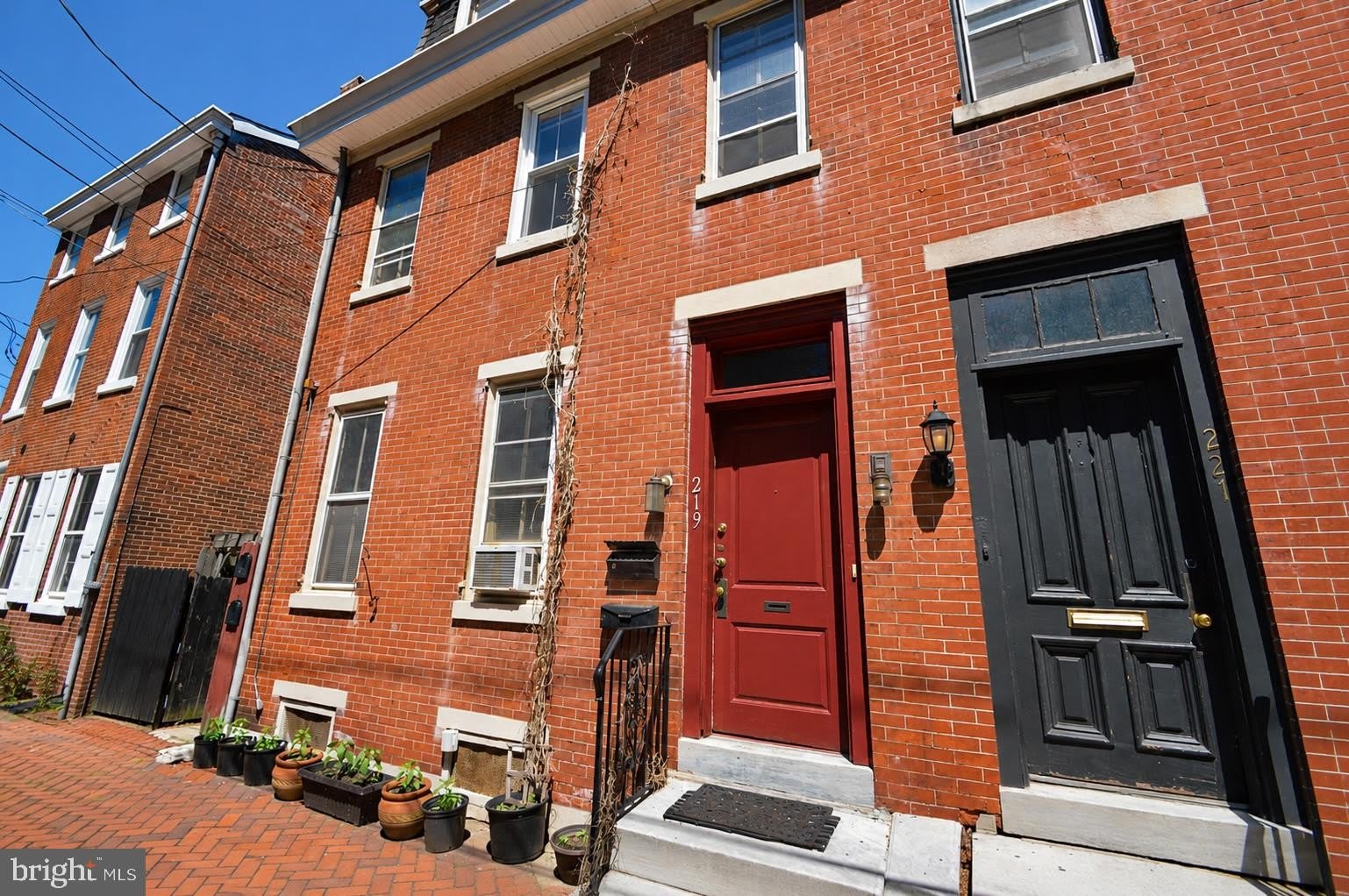 219 WOOD Street – photo 1